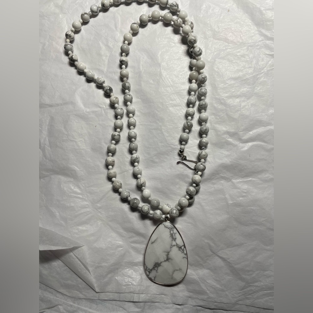 Jay King magnesite beaded necklace and pendant